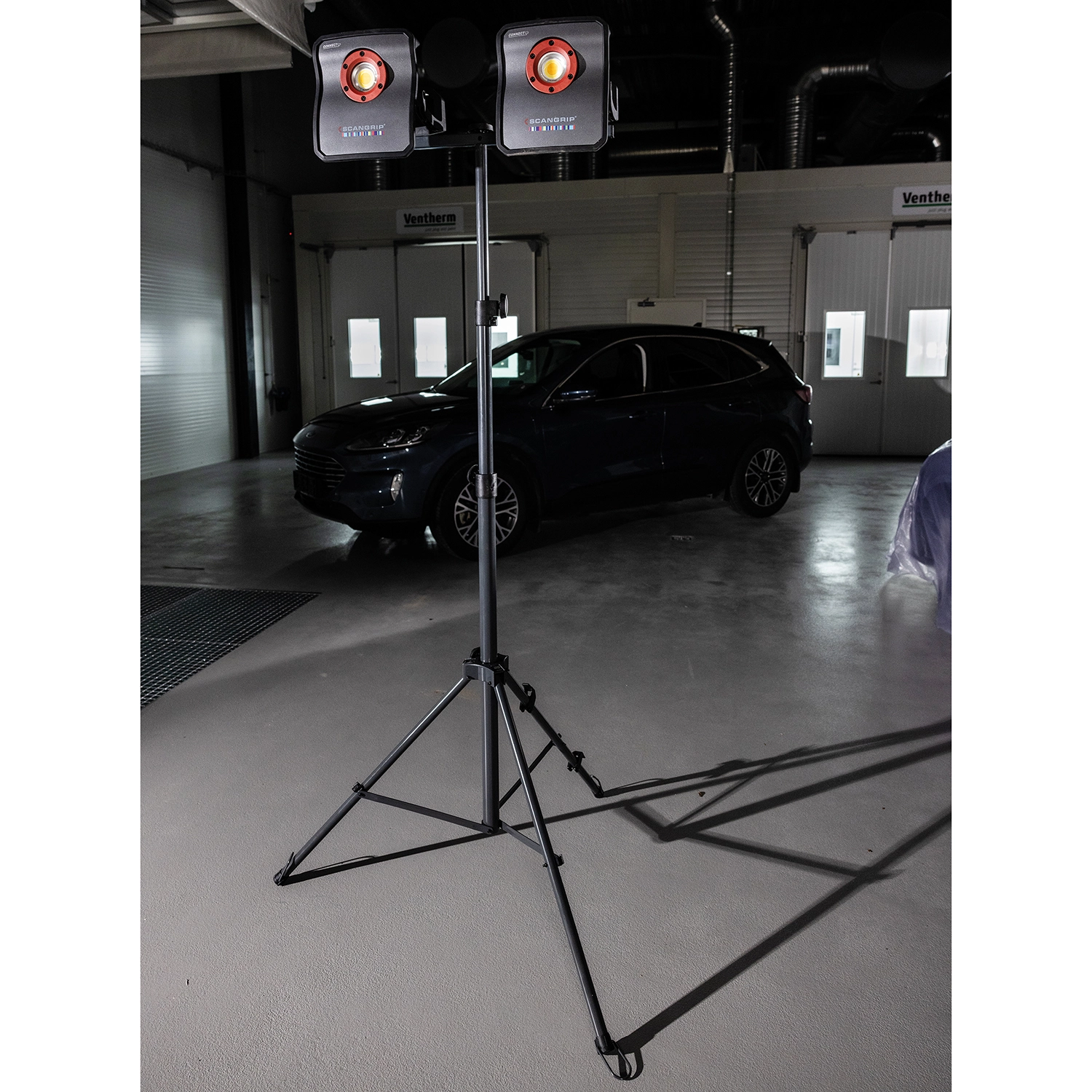 SCANGRIP MULTIMATCH 3 CONNECT Akülü 3000 Lümen LED Çalışma Lambası (220V Dönüştürücü Adaptörlü)