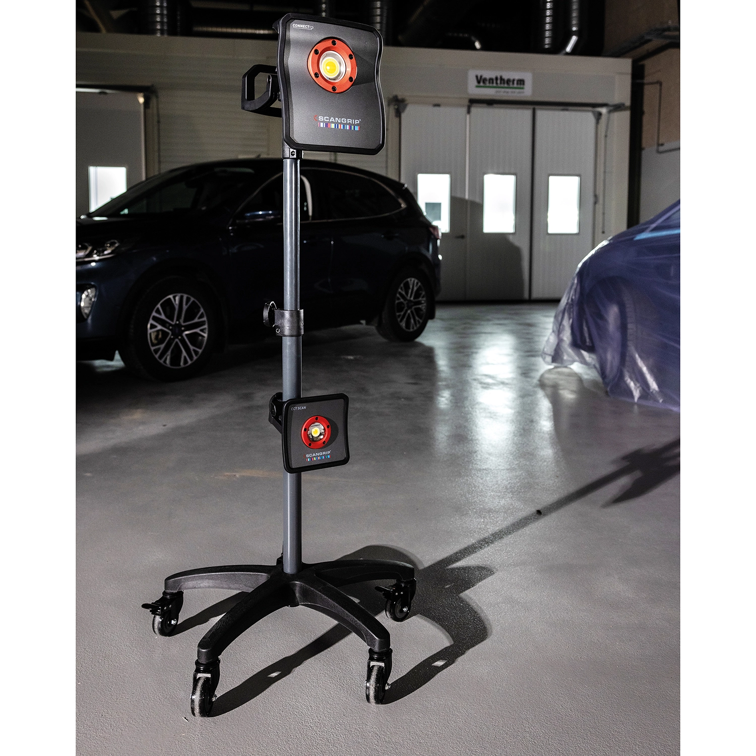 SCANGRIP MULTIMATCH 3 CONNECT Akülü 3000 Lümen LED Çalışma Lambası (220V Dönüştürücü Adaptörlü)